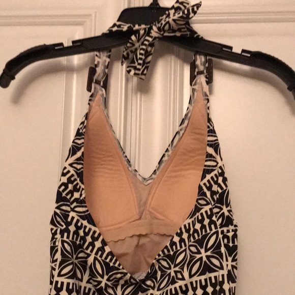 Lands End one piece bathing suit - Picture 3 of 4